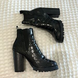 Snakeskin Steve Madden boots